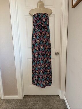 Viereck Boutique Strapless Geometric Print Maxi Dress in Black/Multi